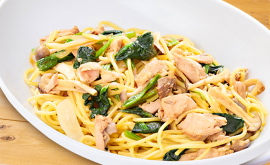 サーモンとほうれん草のパスタ