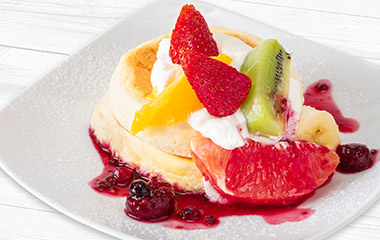 フレッシュフルーツのリコッタパンケーキ