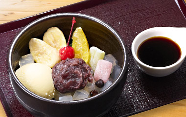 クリームあんみつ