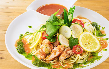 チキンの冷製トマトパスタ