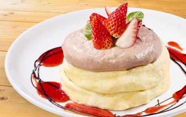 苺とチョコレートクリームのクリームリコッタパンケーキ